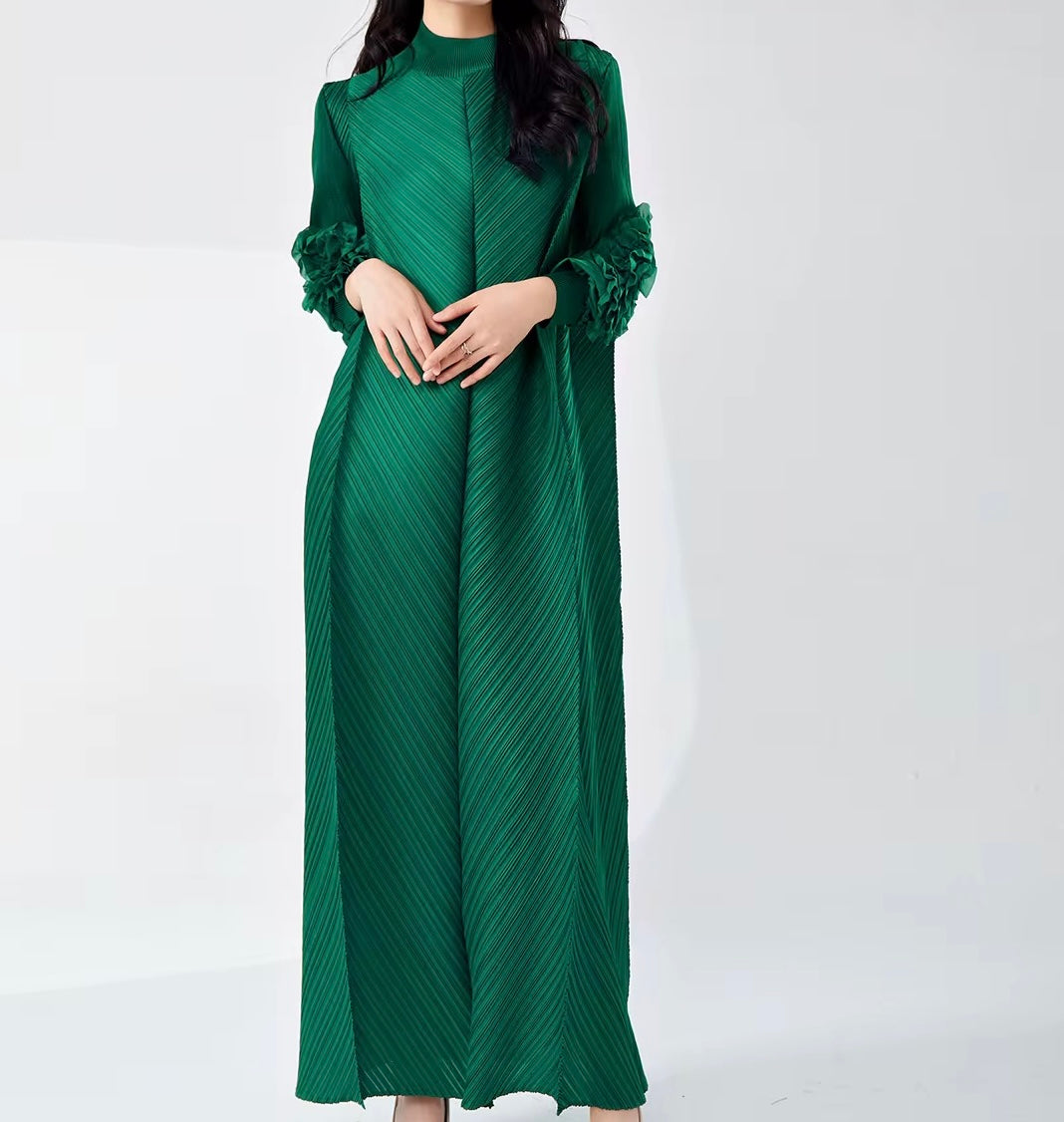 Long Sleeve Transversal Pleat Dress