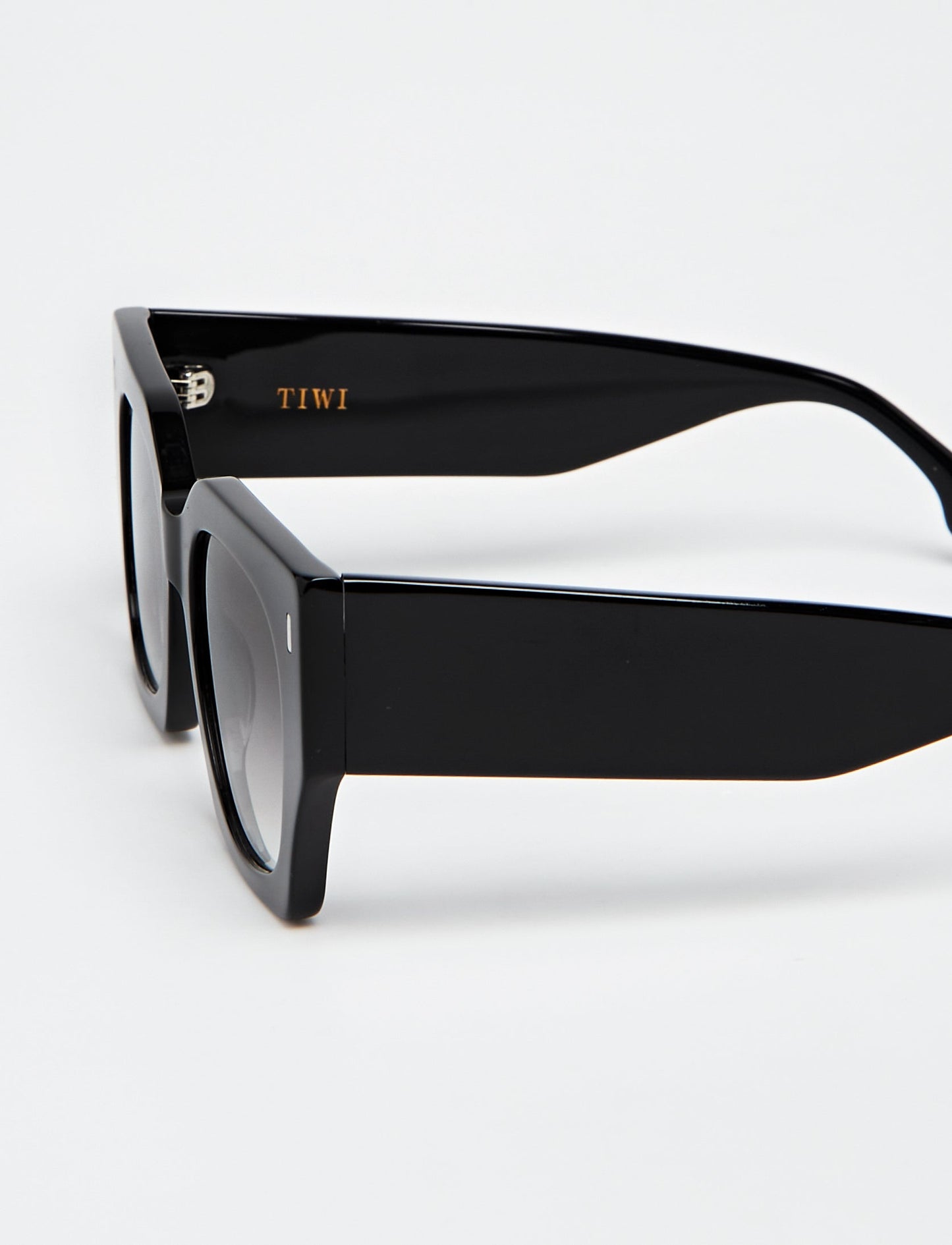 Limited Edition - Collection 1/300 Sunglasses Available in more colors