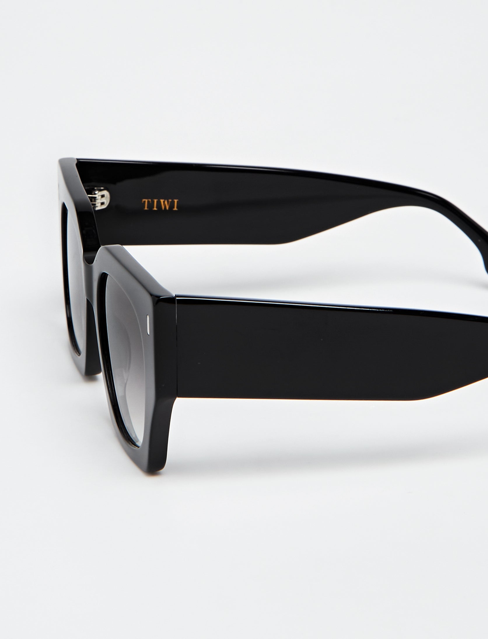 Limited Edition - Collection 1/300 Sunglasses Available in more colors