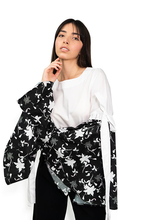 Camisa de manga acampanada con estampado floral