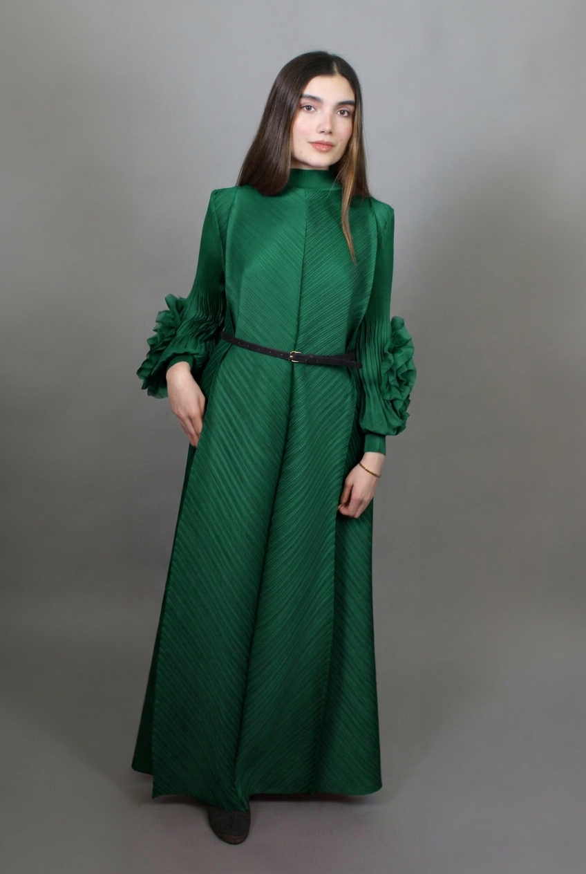 Long Sleeve Transversal Pleat Dress