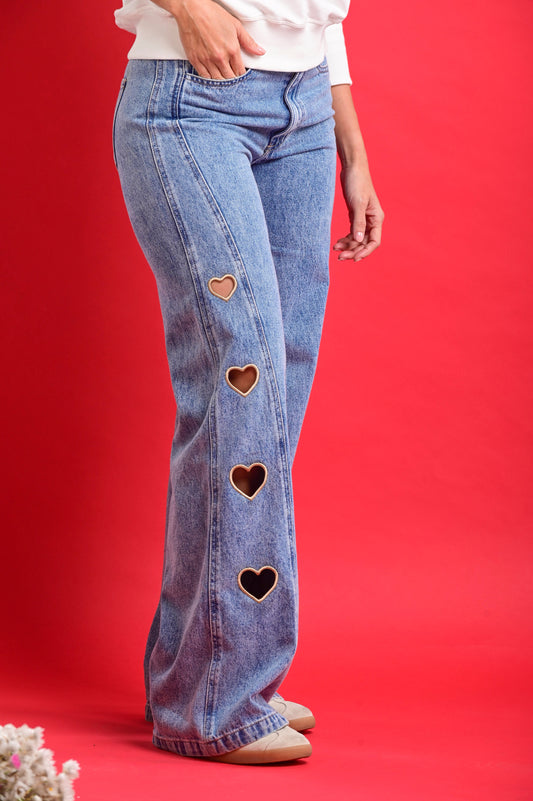 WIDE LEG JEANS WITH HEART EMBROIDERY