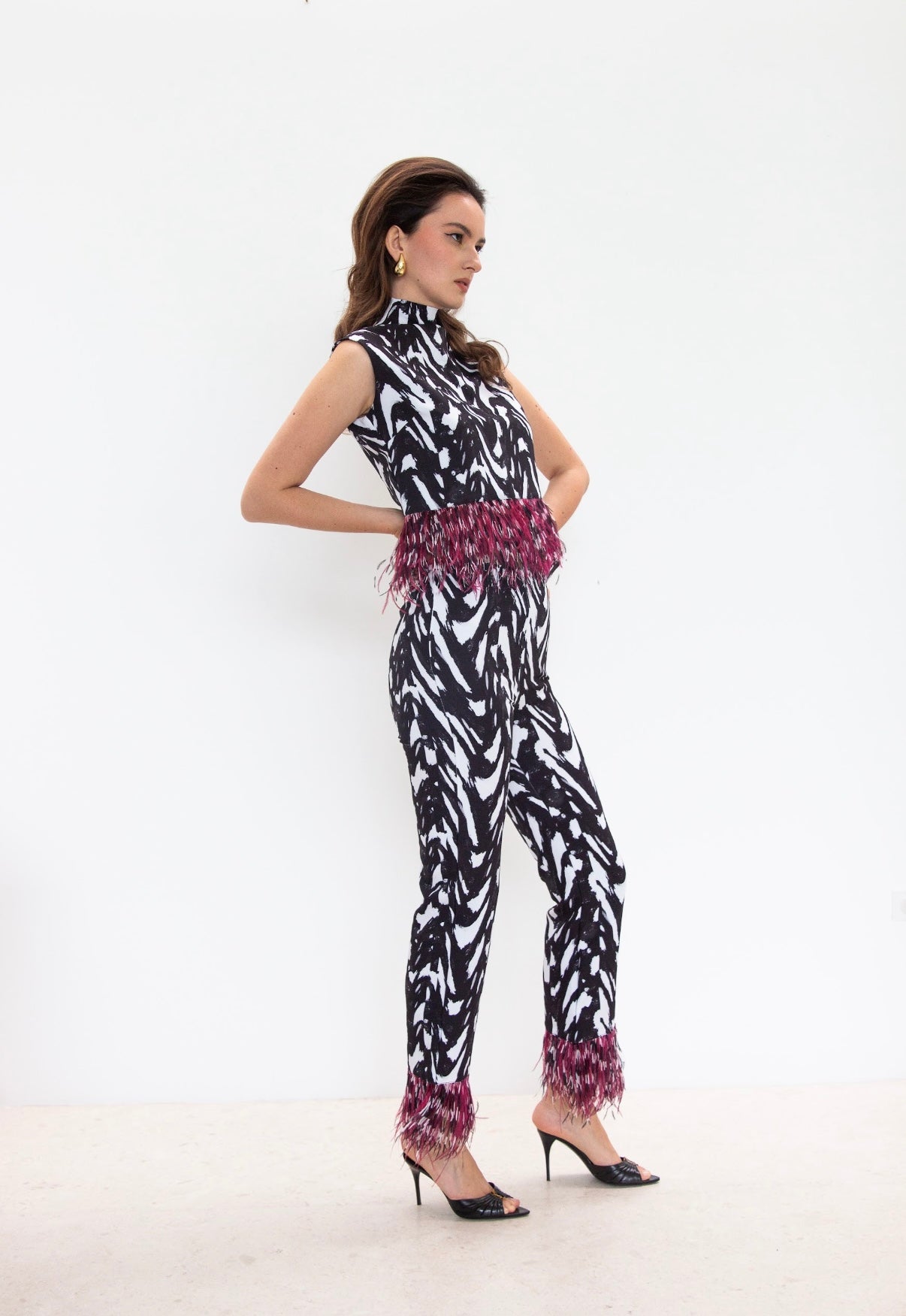 BLACK & WHITE FEATHER SET